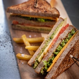 Plantebasert Avokado Club Sandwich Plantebasert Avokado Club Sandwich